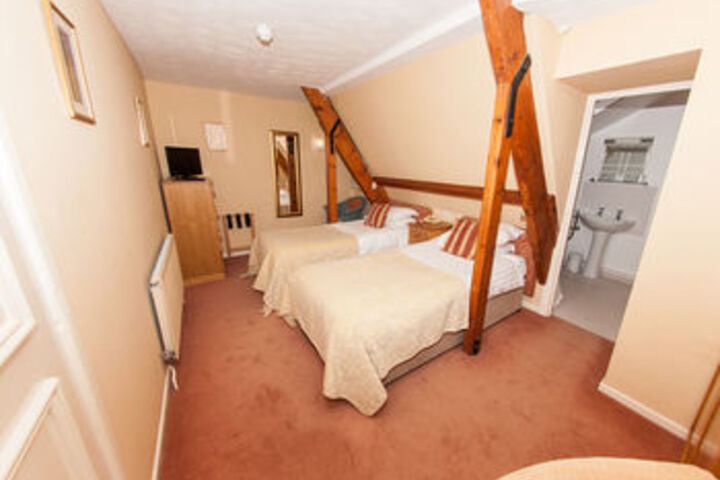 Room 44 of 87