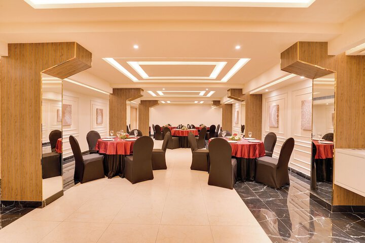 Ballroom/Hall 40 of 47
