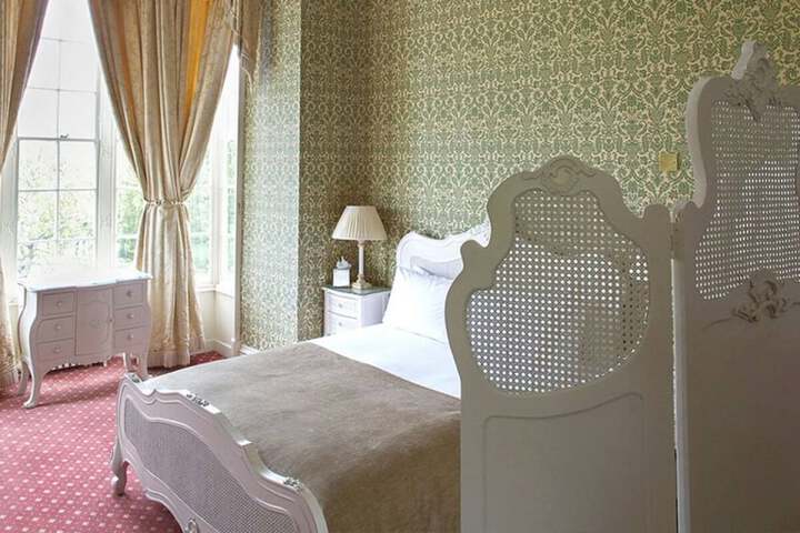 Room 20 of 77