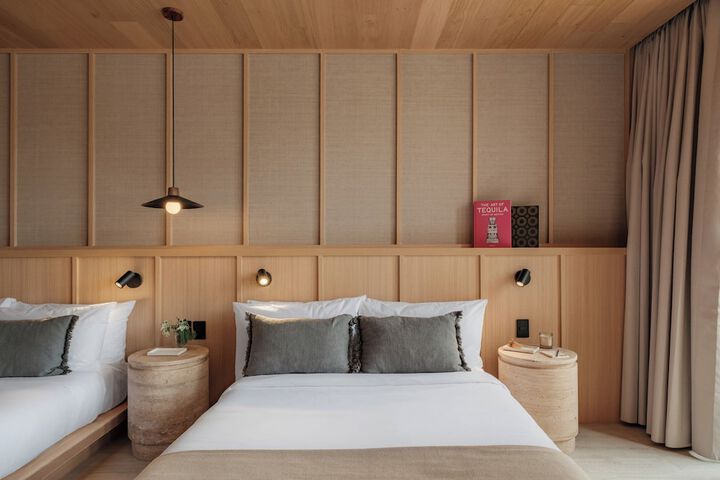 Room 8 of 62