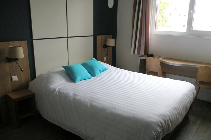 Room 10 of 46