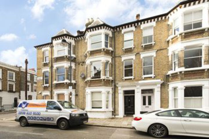 Bright and Spacious 2BR Flat in Islington