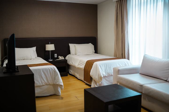 Room 9 of 43