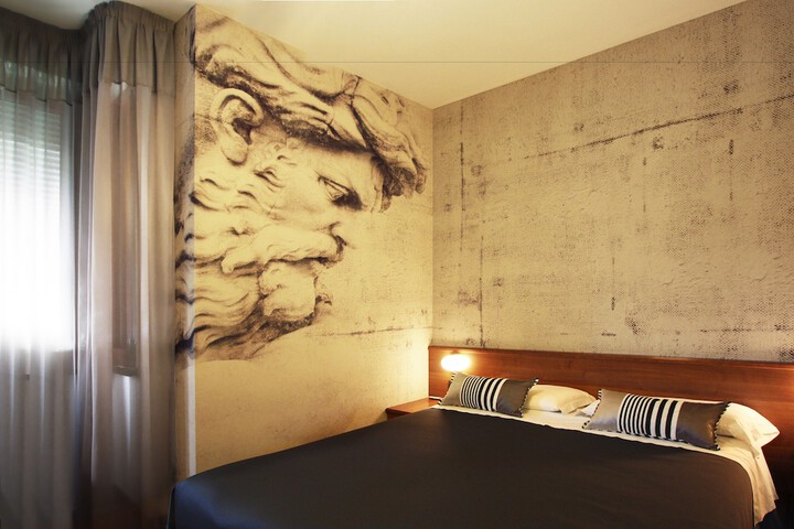 Room 17 of 60