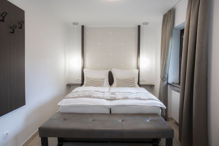 Room 21 of 53