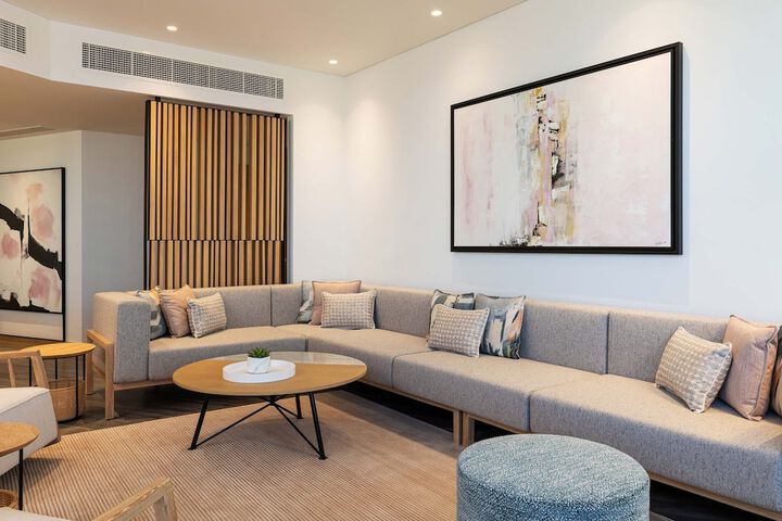 Lounge 303 of 334