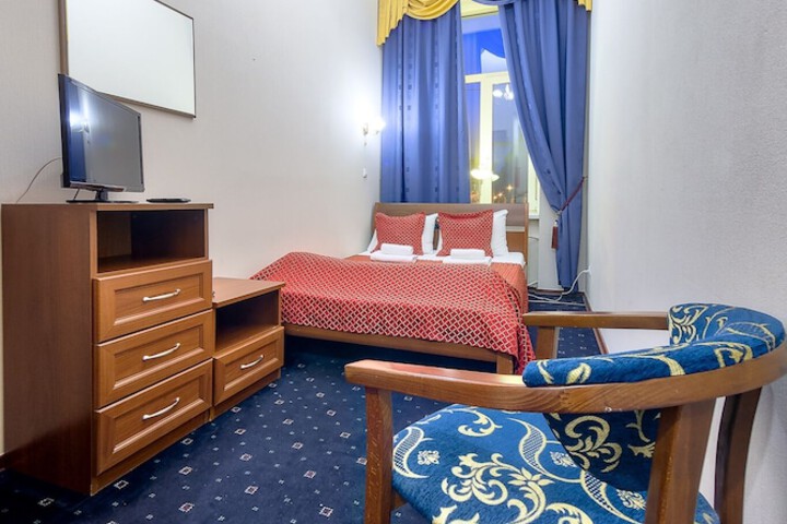 Room 22 of 48