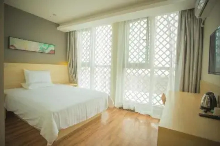 Room 7 of 11