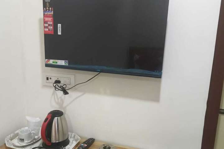 Room 2 of 30