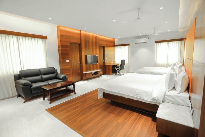 Room 25 of 43