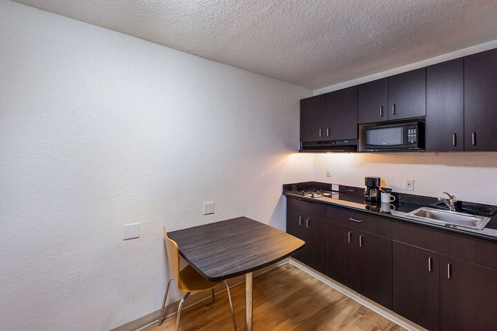 Room 22 of 35