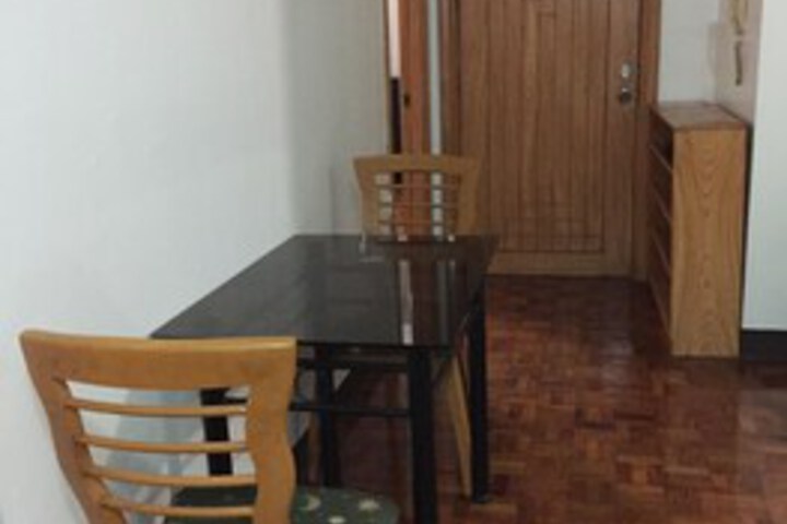 Room 11 of 103