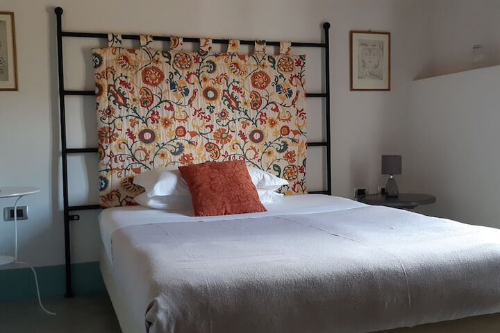 Room 4 of 31