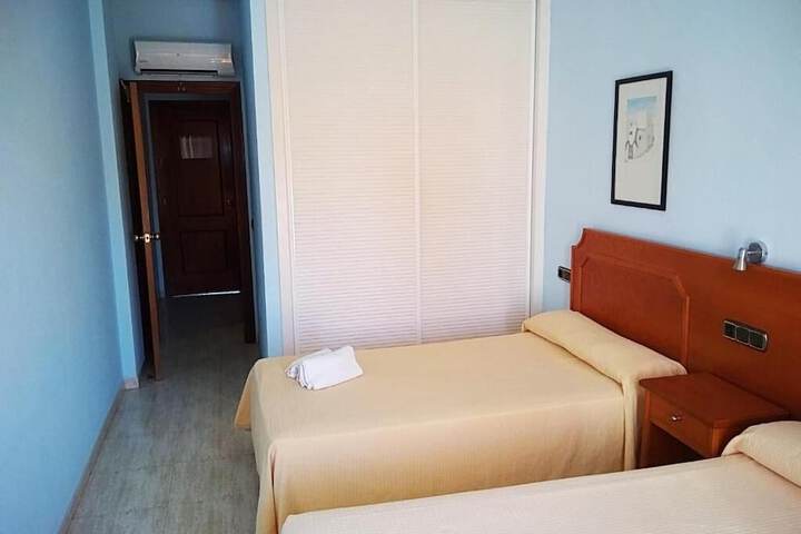 Room 10 of 26
