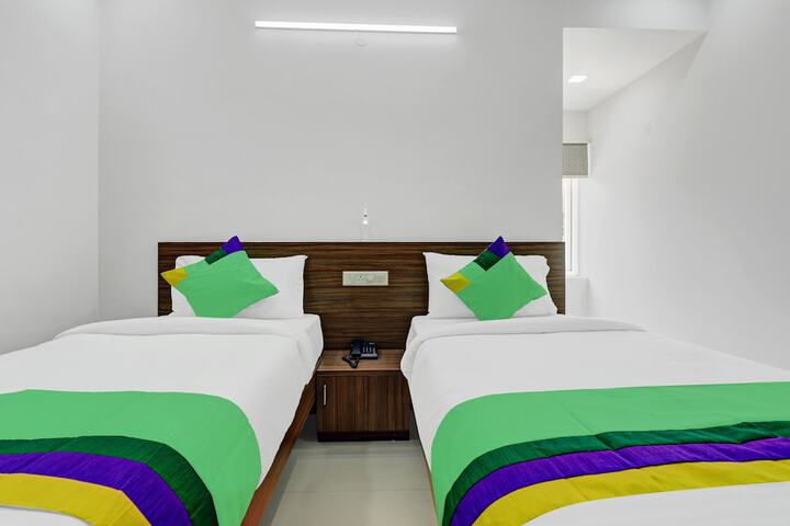 Room 17 of 31