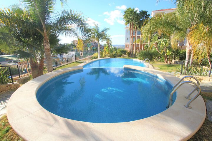 Pool 23 of 38