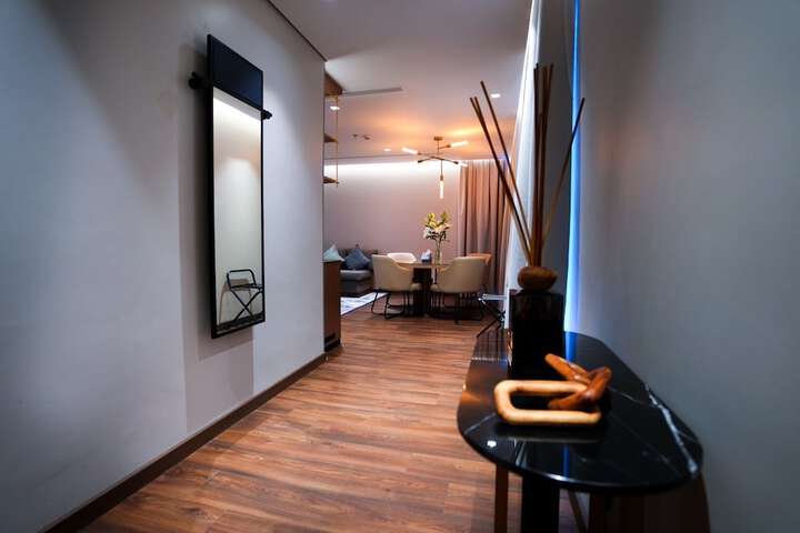 Room 9 of 30