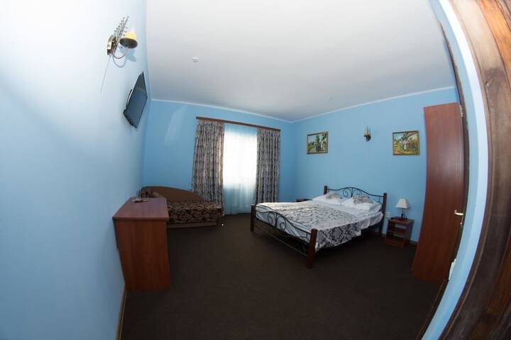 Room 4 of 27