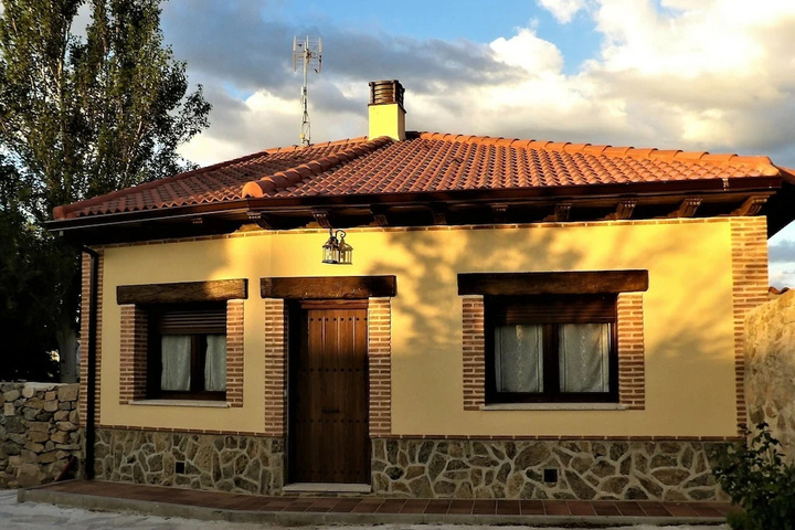 Fantastic Holiday Home in Ávila With Mountain View