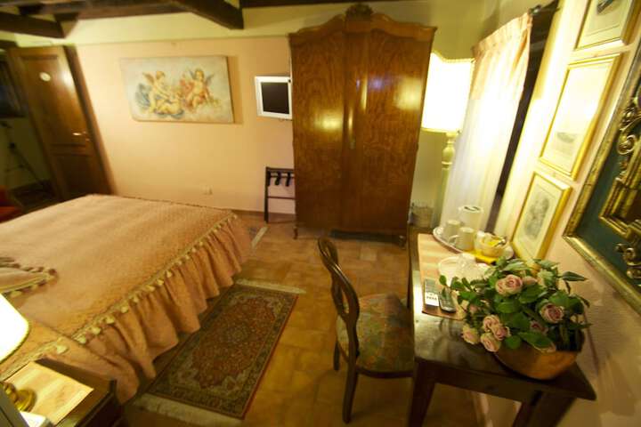 Room 43 of 118