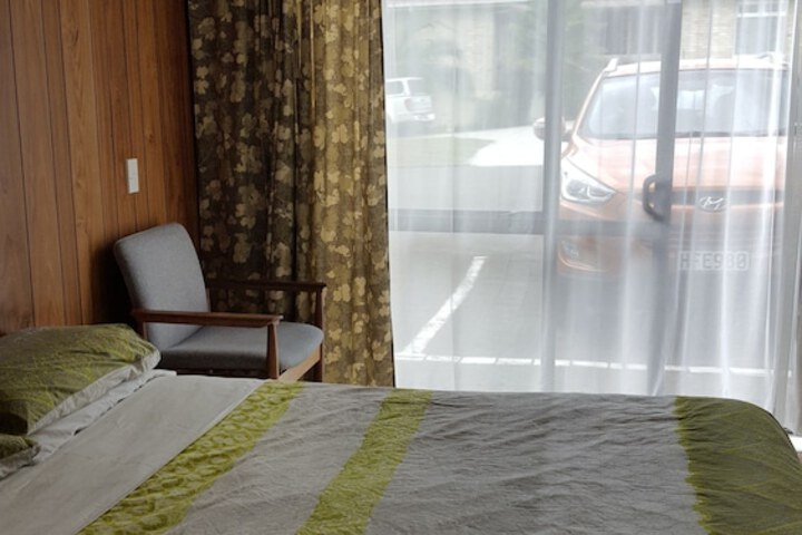 Room 27 of 46