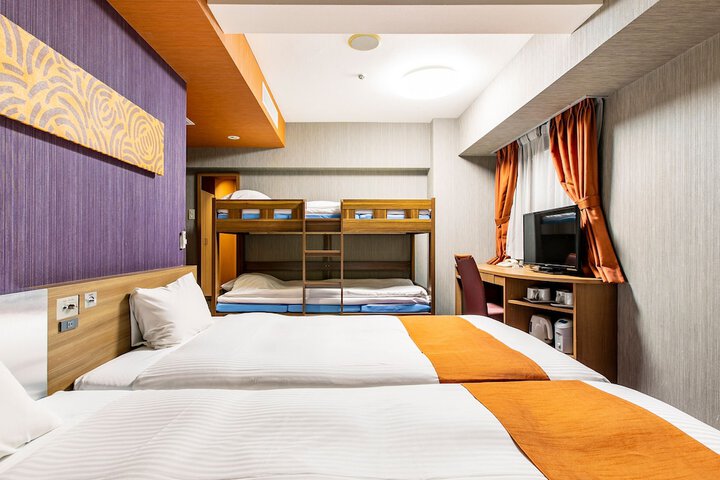 Room 15 of 93