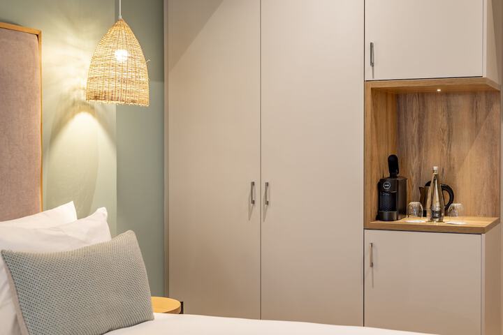 Room 25 of 52