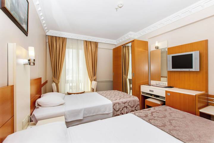 Room 35 of 97