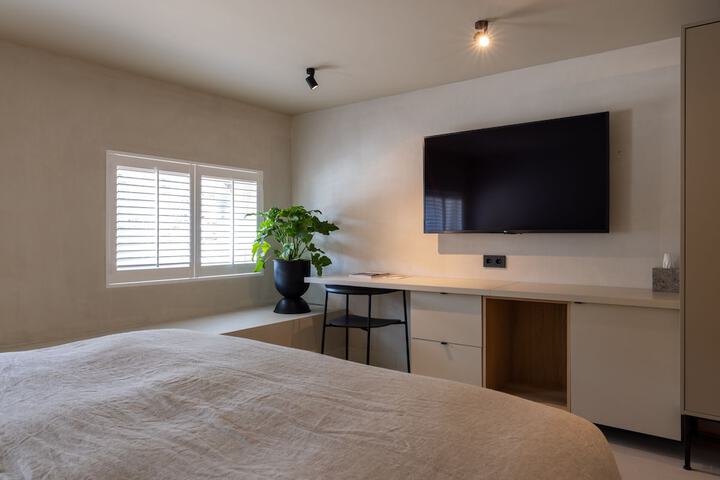 Room 16 of 74
