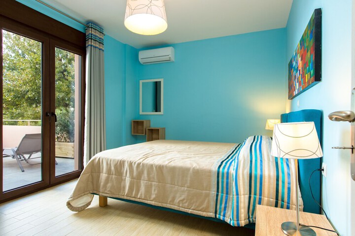 Room 9 of 73