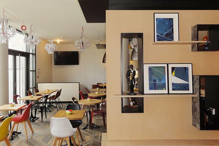 Breakfast area