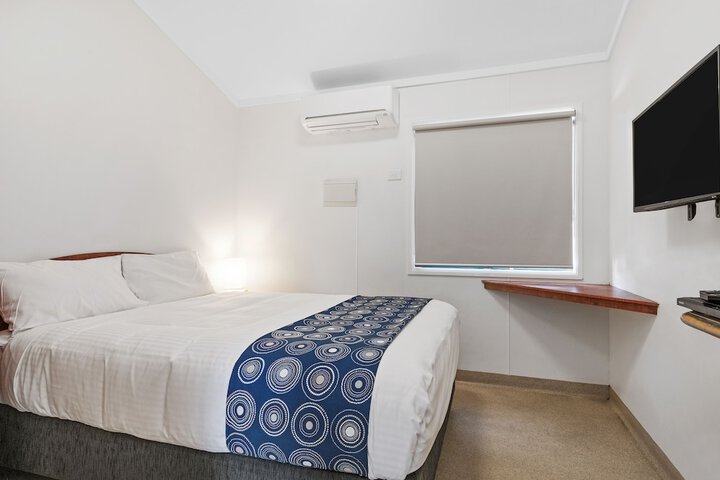 Room 2 of 51