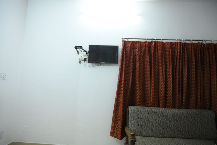 Room 11 of 106