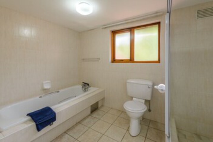 Room 6 of 35