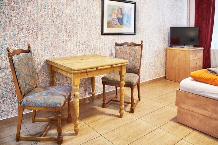 Room 120 of 202