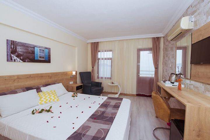 Room 2 of 64
