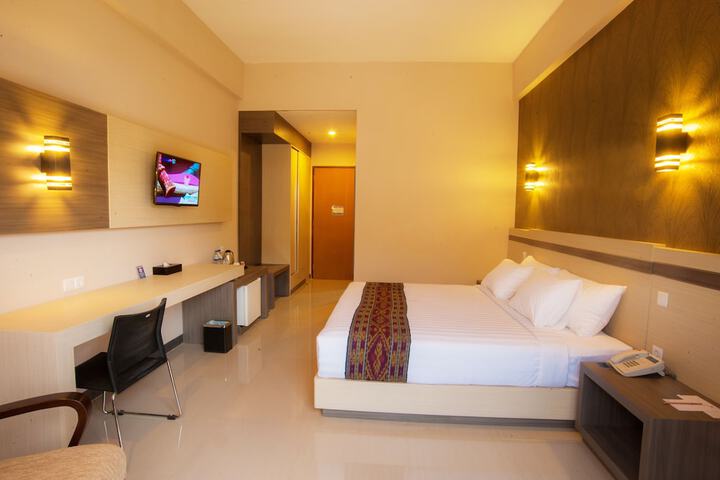 Room 6 of 43