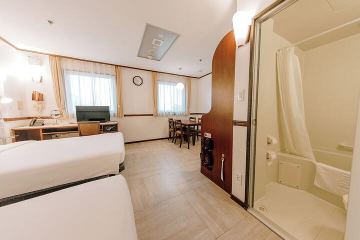 Room 16 of 49