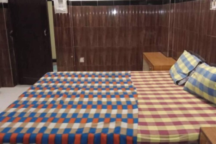 Room 5 of 14
