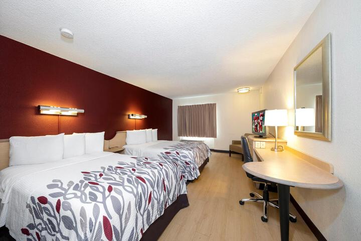 2 Double Beds (7 of 11)
