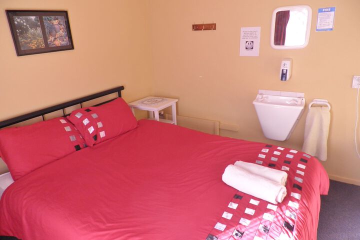 Room 8 of 32