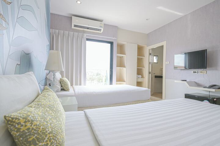 Room 12 of 60