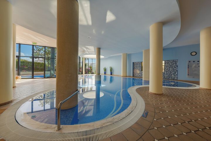 Pool 105 of 411