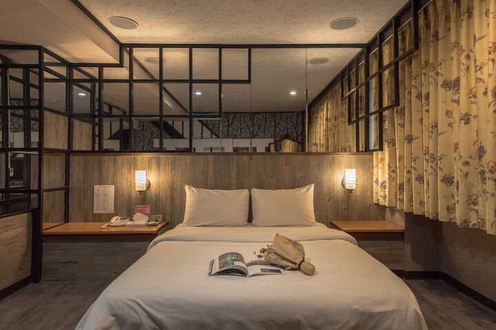 Room 4 of 21