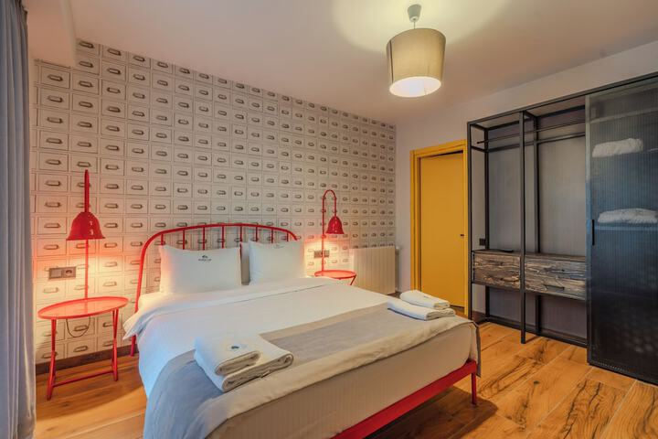 Room 36 of 92