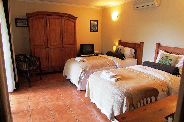 Room 6 of 30
