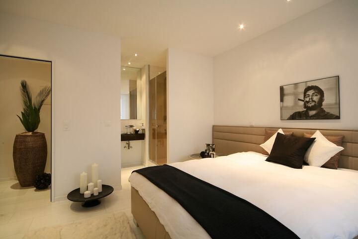 Room 16 of 30