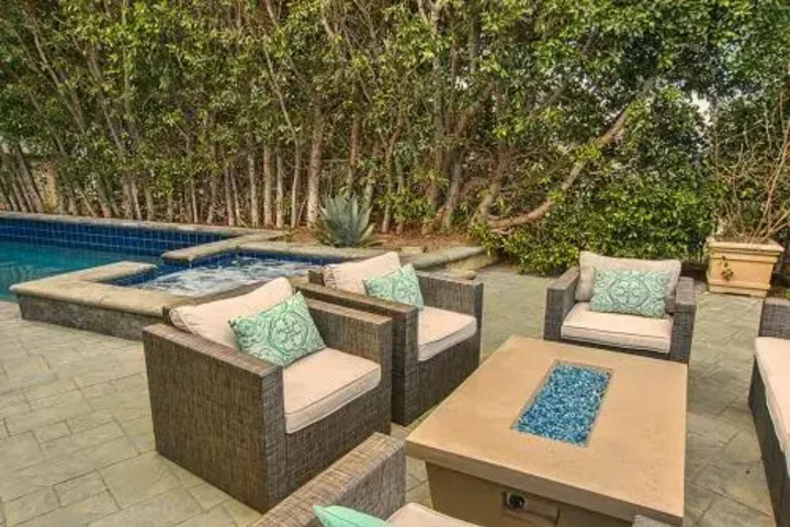 Pool 16 of 21