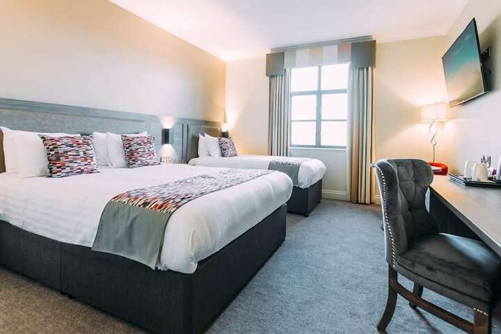 Room 5 of 25