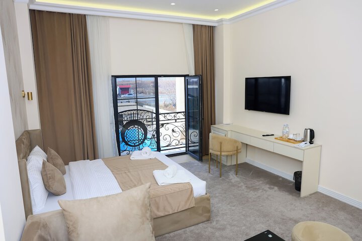 Room 26 of 133